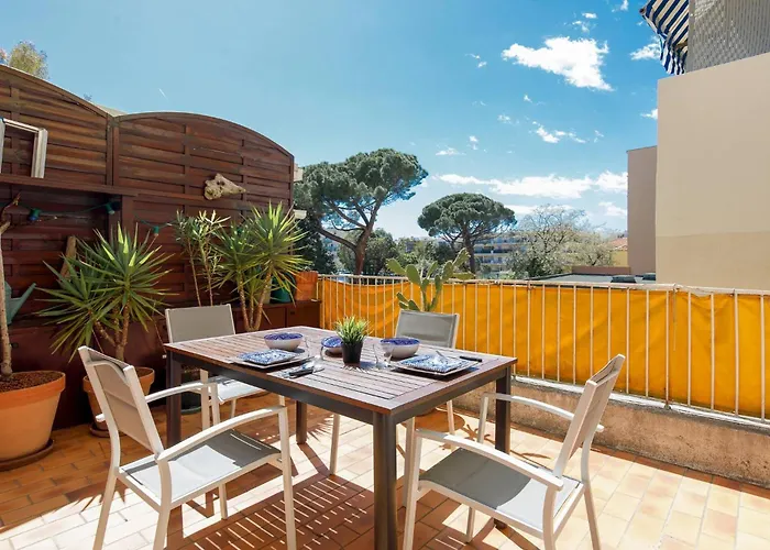 Juan Les Pins Confort Et Commodites Daire Antibes